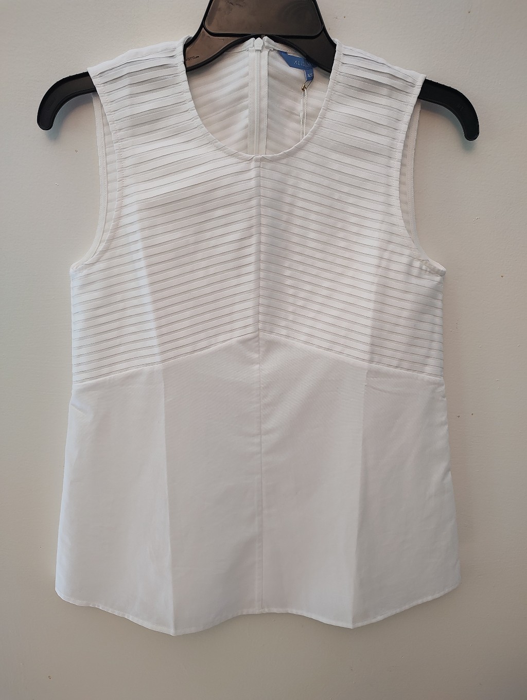 Nwt Alice Walk White Pleated Sleeveless Tank Top Xs — image 8 of 8